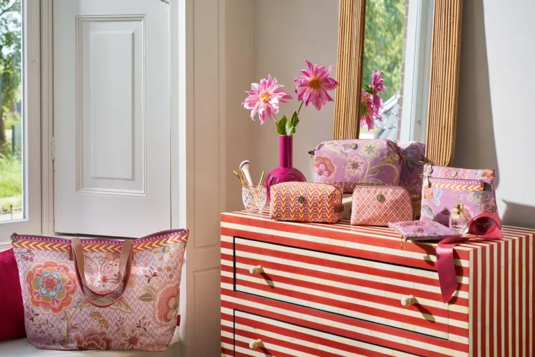 Charly Flaches Necessaire Mittel Matata Lila