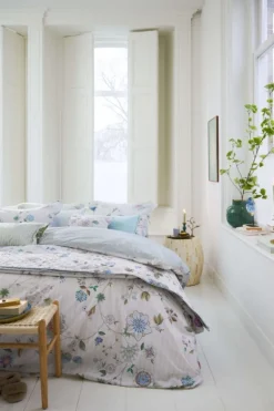 Quadratisches Zierkissen Flores Bailando Gebrochen Weiss