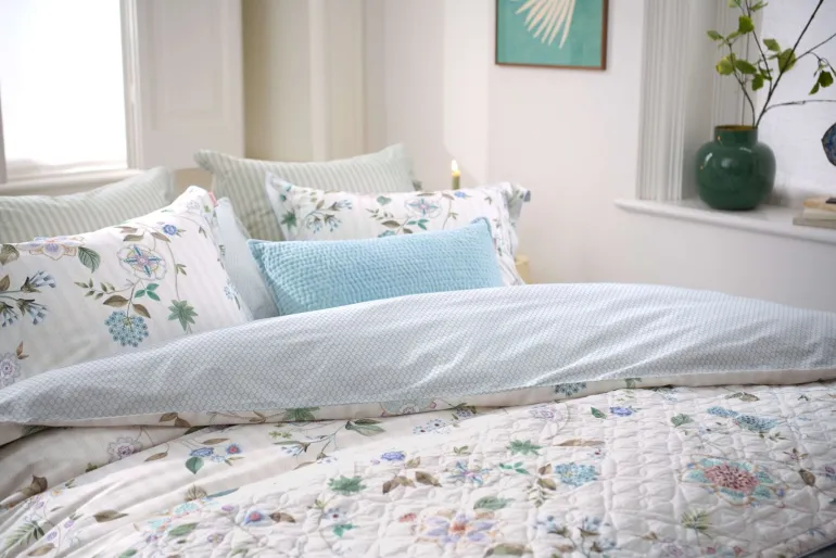 Quilt Flores Bailando Gebrochen Weiss