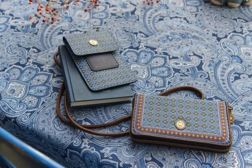 Telefontasche Klein Clover Blau